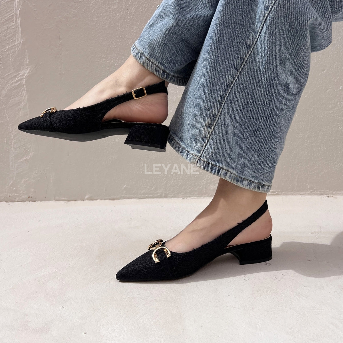 mocassin femme luxe, mocassins maroc, mocassins femme cuir , mocassin lora piana, mocassins casablanca, mocassin pour femme tendance,derbies femme, derbies femme maroc, derbies femme tamaris, derbies femme jonak,ballerine femme , ballerine femme confortable, ballerine tendance, ballerine chanel
