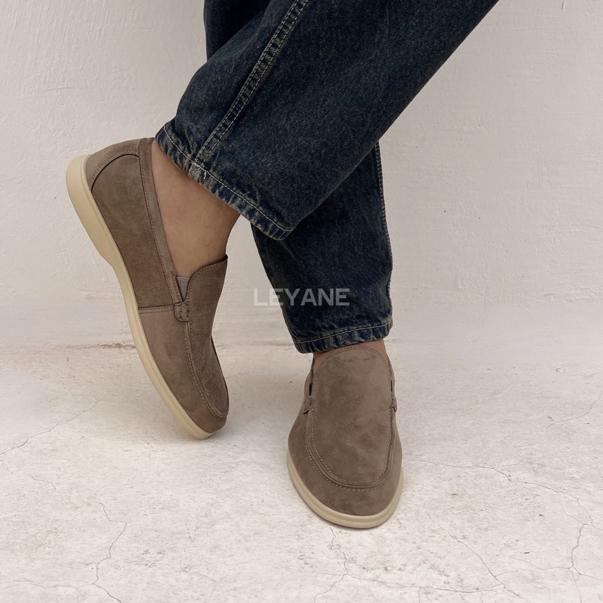Mocassin homme luxe, mocassins homme Maroc, mocassins homme cuir, mocassin Loro Piana homme, mocassins homme Casablanca, mocassin homme tendance, mocassin homme élégant, mocassin homme italien, derbies homme, derbies homme Maroc, derbies homme cuir, derbies homme élégantes, derbies Tamaris homme, derbies Jonak homme, chaussures derby homme tendance, slipper homme cuir, chaussures confort homme, chaussures homme légères, mocassin souple homme, chaussures casual chic homme, slipper luxe homme style Chanel hom