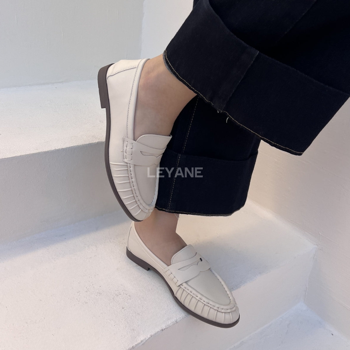 mocassin femme luxe, mocassins maroc, mocassins femme cuir , mocassin lora piana, mocassins casablanca, mocassin pour femme tendance,derbies femme, derbies femme maroc, derbies femme tamaris, derbies femme jonak,ballerine femme , ballerine femme confortable, ballerine tendance, ballerine chanel
