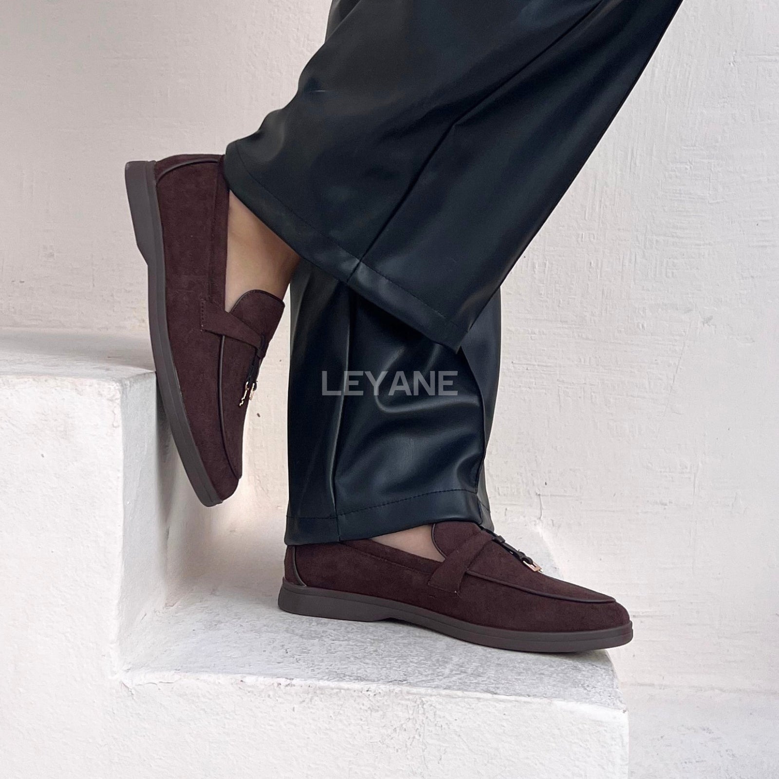 mocassin femme luxe, mocassins maroc, mocassins femme cuir , mocassin lora piana, mocassins casablanca, mocassin pour femme tendance,derbies femme, derbies femme maroc, derbies femme tamaris, derbies femme jonak,ballerine femme , ballerine femme confortable, ballerine tendance, ballerine chanel
ss