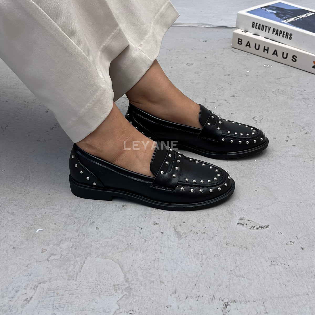 mocassin femme luxe, mocassins maroc, mocassins femme cuir , mocassin lora piana, mocassins casablanca, mocassin pour femme tendance,derbies femme, derbies femme maroc, derbies femme tamaris, derbies femme jonak,ballerine femme , ballerine femme confortable, ballerine tendance, ballerine chanel,
