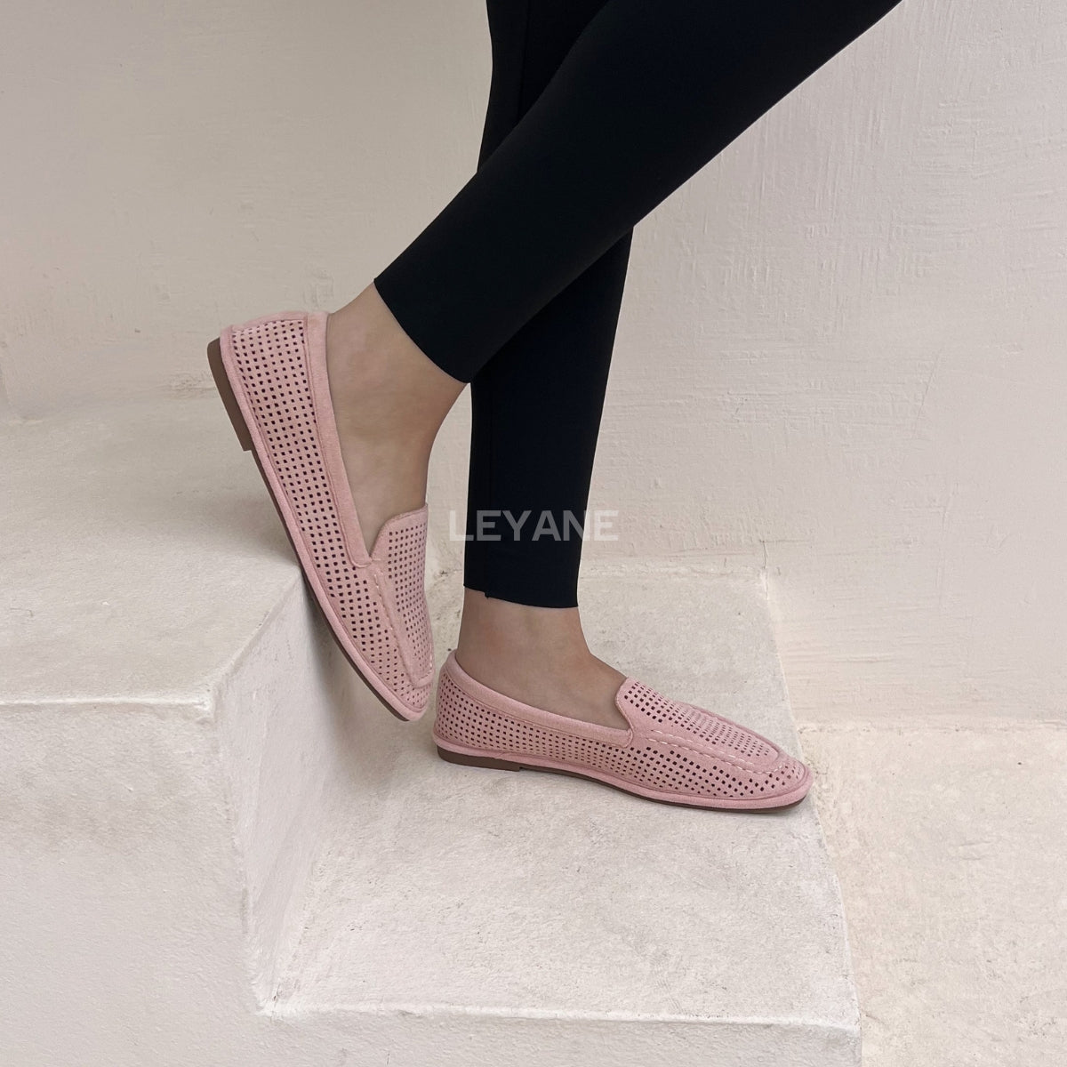 mocassin femme luxe, mocassins maroc, mocassins femme cuir , mocassin lora piana, mocassins casablanca, mocassin pour femme tendance,derbies femme, derbies femme maroc, derbies femme tamaris, derbies femme jonak,ballerine femme , ballerine femme confortable, ballerine tendance, ballerine chanel
