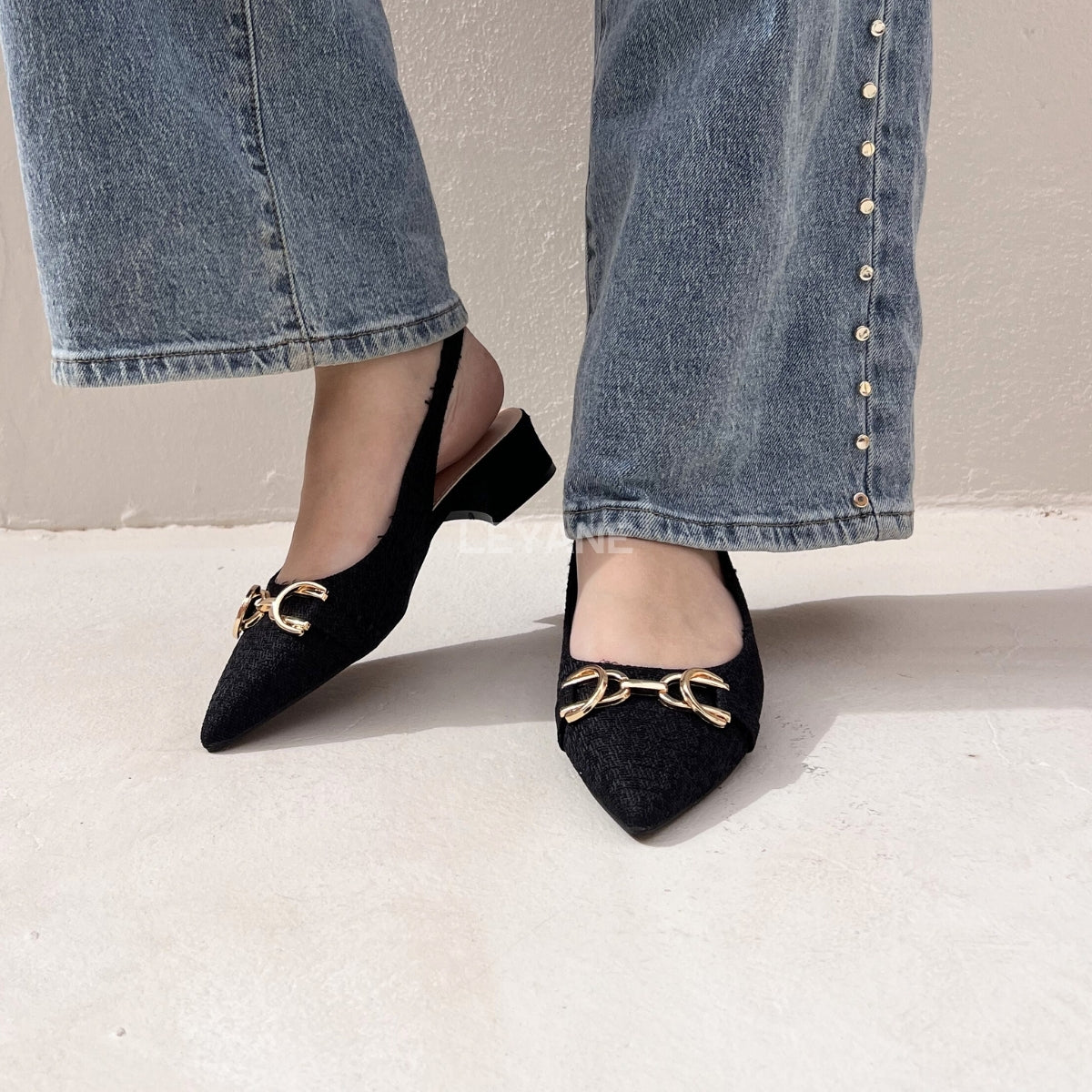 mocassin femme luxe, mocassins maroc, mocassins femme cuir , mocassin lora piana, mocassins casablanca, mocassin pour femme tendance,derbies femme, derbies femme maroc, derbies femme tamaris, derbies femme jonak,ballerine femme , ballerine femme confortable, ballerine tendance, ballerine chanel
