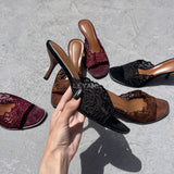 sandales à talons, sandales talon femme, sandales à talon carré, sandales à talon large, sandales à talon épais, sandales à talon haut, sandales à talon moyen, sandales confortables, sandales élégantes femme, sandales chic, sandales tendance, sandales été femme, sandales habillées, sandales minimalistes, sandales modernes, sandales ouvertes, sandales à brides, sandales bride cheville, sandales plateforme, sandales chunky talon, sandales fashion, sandales casual chic, sandales soirée, sandales style marocain