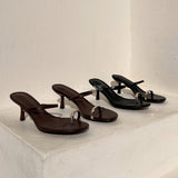 sandales à talons, sandales talon femme, sandales à talon carré, sandales à talon large, sandales à talon épais, sandales à talon haut, sandales à talon moyen, sandales confortables, sandales élégantes femme, sandales chic, sandales tendance, sandales été femme, sandales habillées, sandales minimalistes, sandales modernes, sandales ouvertes, sandales à brides, sandales bride cheville, sandales plateforme, sandales chunky talon, sandales fashion, sandales casual chic, sandales soirée, sandales style marocain