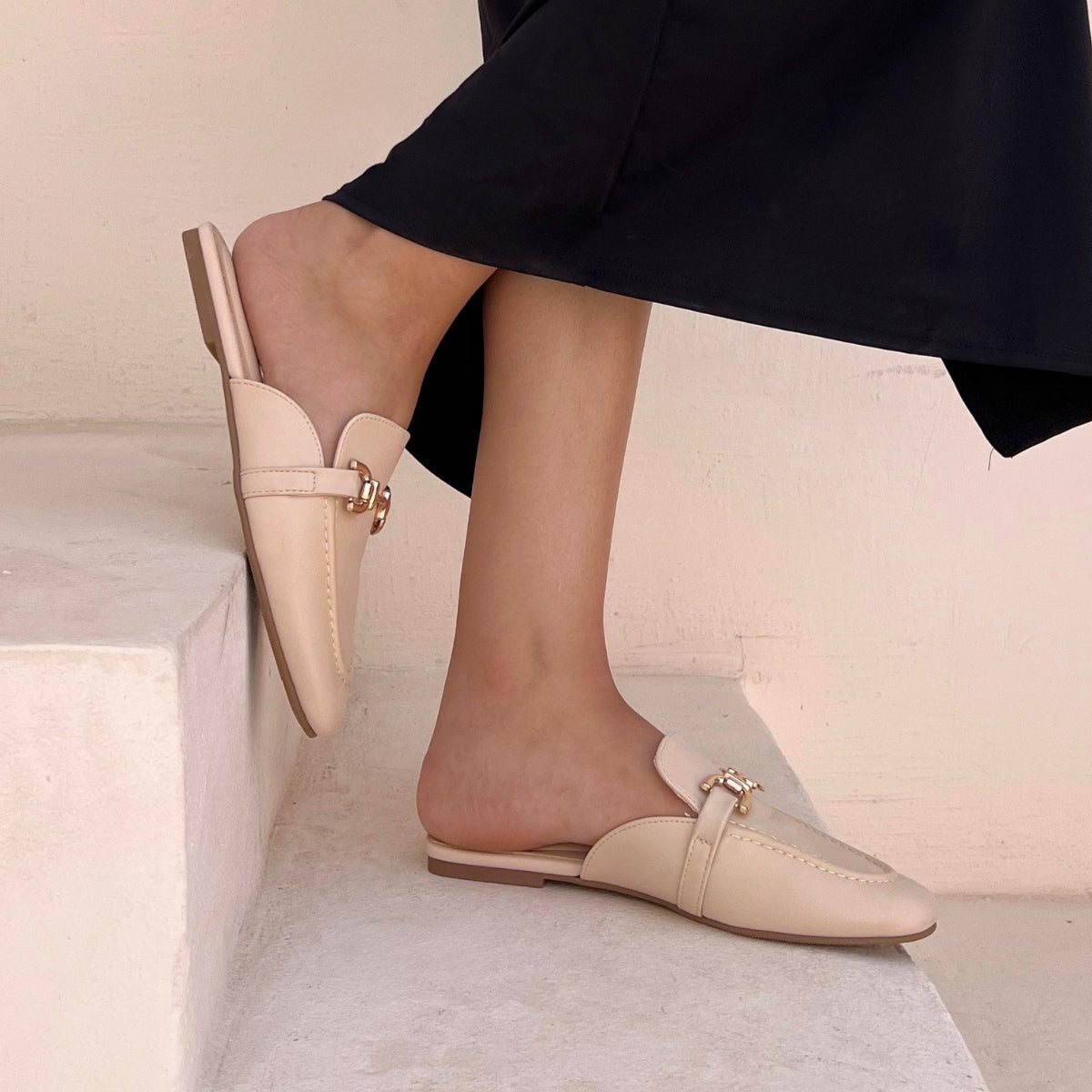 sandale plate, sandale maroc , sandale chunky, chaussures maroc, sandale femme, sandale zara, sandale été, sandals confortables, mules en daim, mules en crochets, mules maroc, mules femmes, mules tendance, sandale et mule, sabots femme
