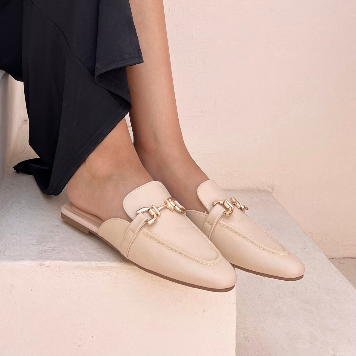 sandale plate, sandale maroc , sandale chunky, chaussures maroc, sandale femme, sandale zara, sandale été, sandals confortables, mules en daim, mules en crochets, mules maroc, mules femmes, mules tendance, sandale et mule, sabots femme
