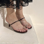 sandales à talons, sandales talon femme, sandales à talon carré, sandales à talon large, sandales à talon épais, sandales à talon haut, sandales à talon moyen, sandales confortables, sandales élégantes femme, sandales chic, sandales tendance, sandales été femme, sandales habillées, sandales minimalistes, sandales modernes, sandales ouvertes, sandales à brides, sandales bride cheville, sandales plateforme, sandales chunky talon, sandales fashion, sandales casual chic, sandales soirée, sandales style marocain