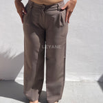  pantalon, pantalon femme, pantalon femme maroc, pantalon leyane, pantalon fluide, pantalon wide fit, pantalon classe femme, pantalon en ligne, pantalon femme en ligne, pantalon taille haute, pantalon wide fit, pantalon costume femme
