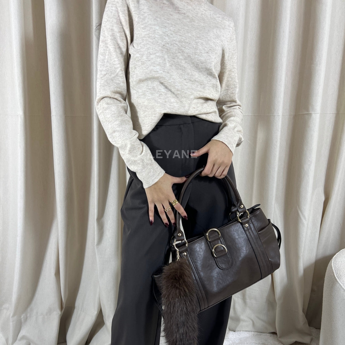 pantalon, pantalon femme, pantalon femme maroc, pantalon leyane, pantalon fluide, pantalon wide fit, pantalon classe femme, pantalon en ligne, pantalon femme en ligne, pantalon taille haute, pantalon wide fit, pantalon costume femme