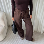  pantalon, pantalon femme, pantalon femme maroc, pantalon leyane, pantalon fluide, pantalon wide fit, pantalon classe femme, pantalon en ligne, pantalon femme en ligne, pantalon taille haute, pantalon wide fit, pantalon costume femme

