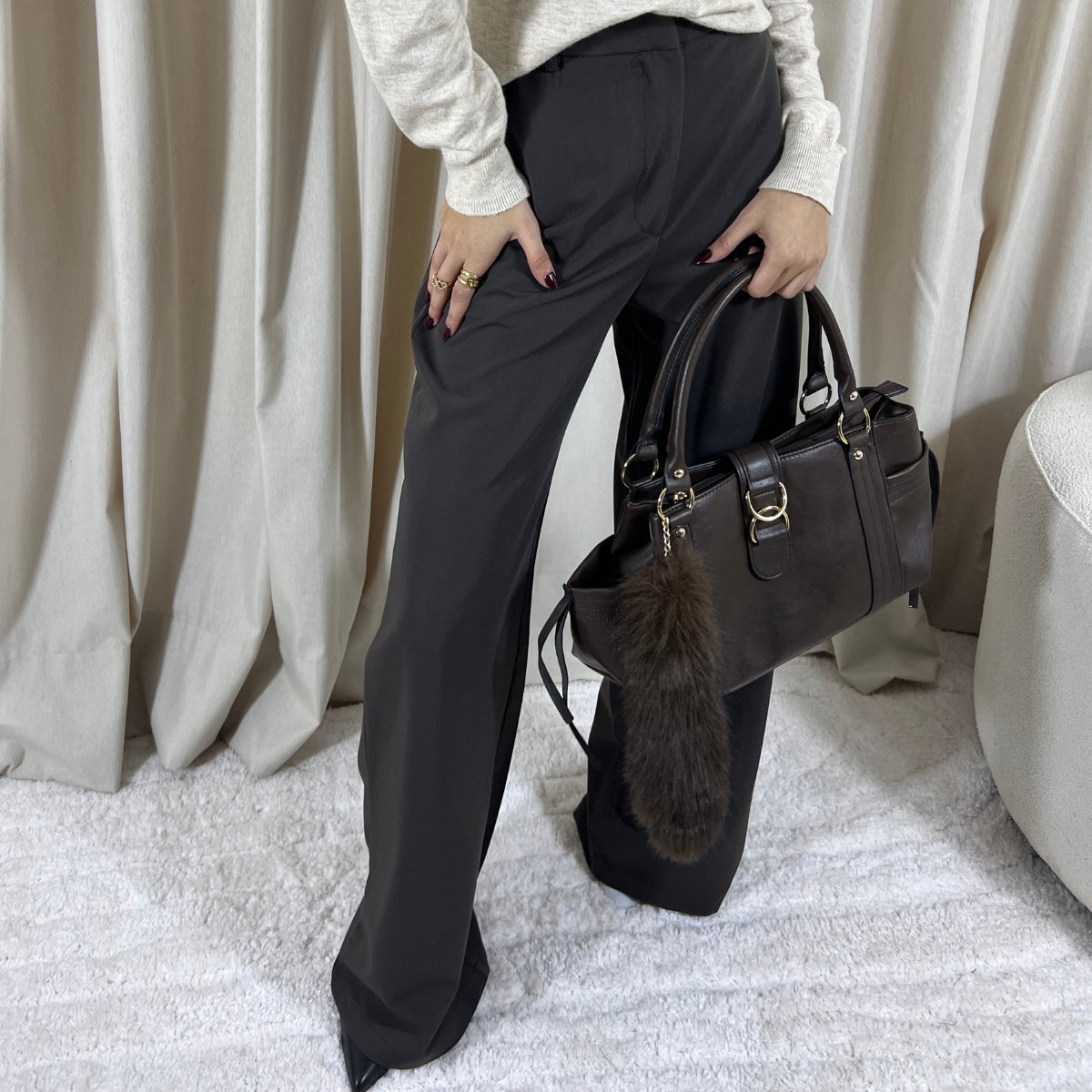 pantalon, pantalon femme, pantalon femme maroc, pantalon leyane, pantalon fluide, pantalon wide fit, pantalon classe femme, pantalon en ligne, pantalon femme en ligne, pantalon taille haute, pantalon wide fit, pantalon costume femme