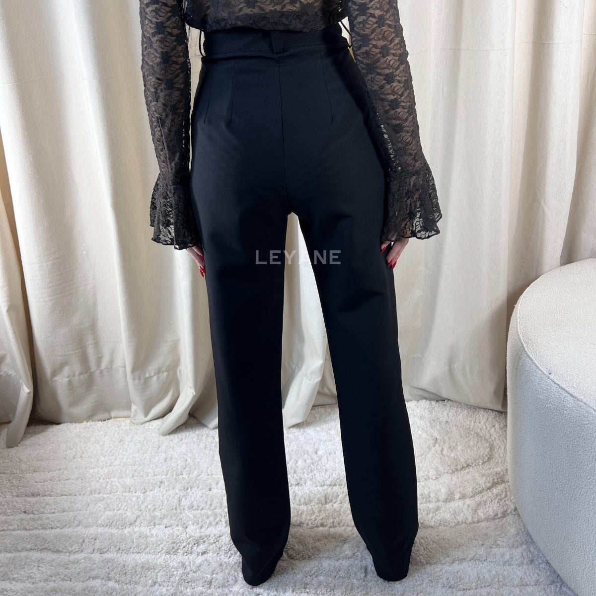 pantalon, pantalon femme, pantalon femme maroc, pantalon leyane, pantalon fluide, pantalon wide fit, pantalon classe femme, pantalon en ligne, pantalon femme en ligne, pantalon taille haute, pantalon wide fit, pantalon costume femme
