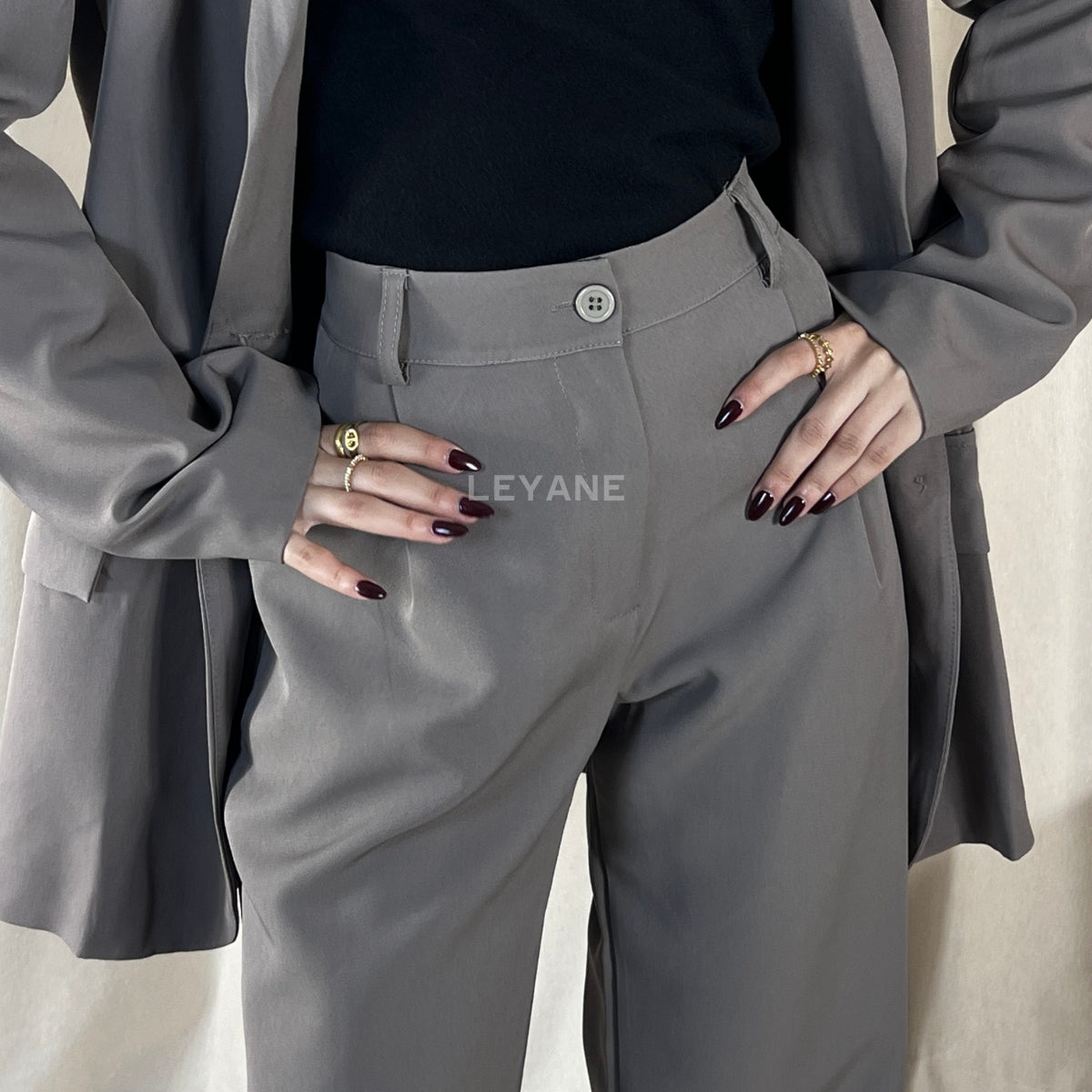  pantalon, pantalon femme, pantalon femme maroc, pantalon leyane, pantalon fluide, pantalon wide fit, pantalon classe femme, pantalon en ligne, pantalon femme en ligne, pantalon taille haute, pantalon wide fit, pantalon costume femme
