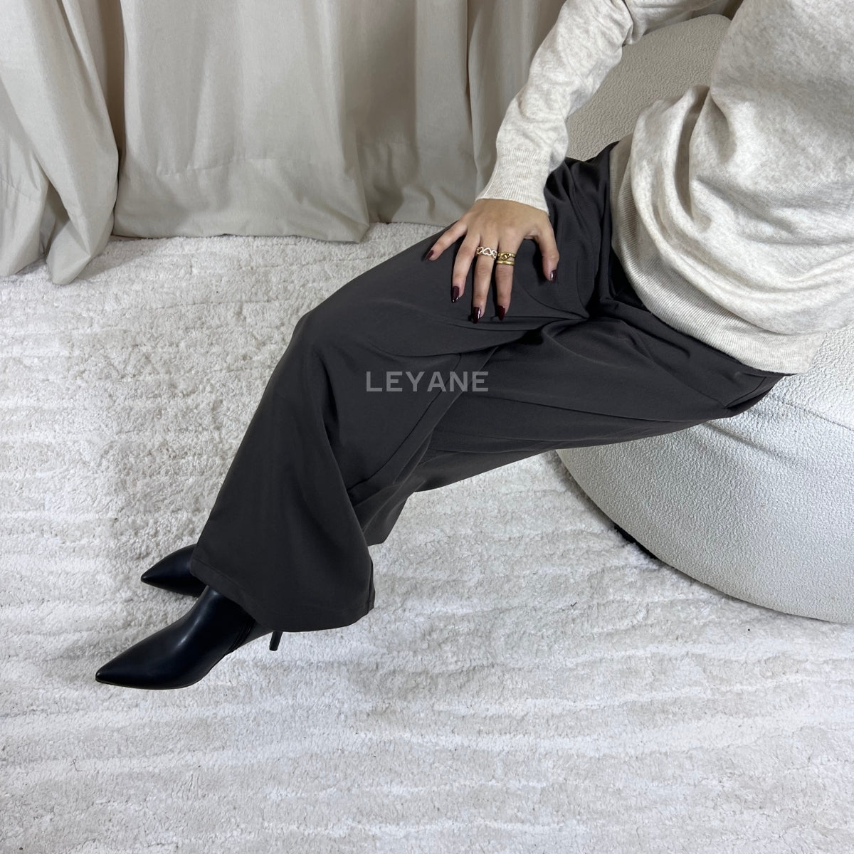 pantalon, pantalon femme, pantalon femme maroc, pantalon leyane, pantalon fluide, pantalon wide fit, pantalon classe femme, pantalon en ligne, pantalon femme en ligne, pantalon taille haute, pantalon wide fit, pantalon costume femme