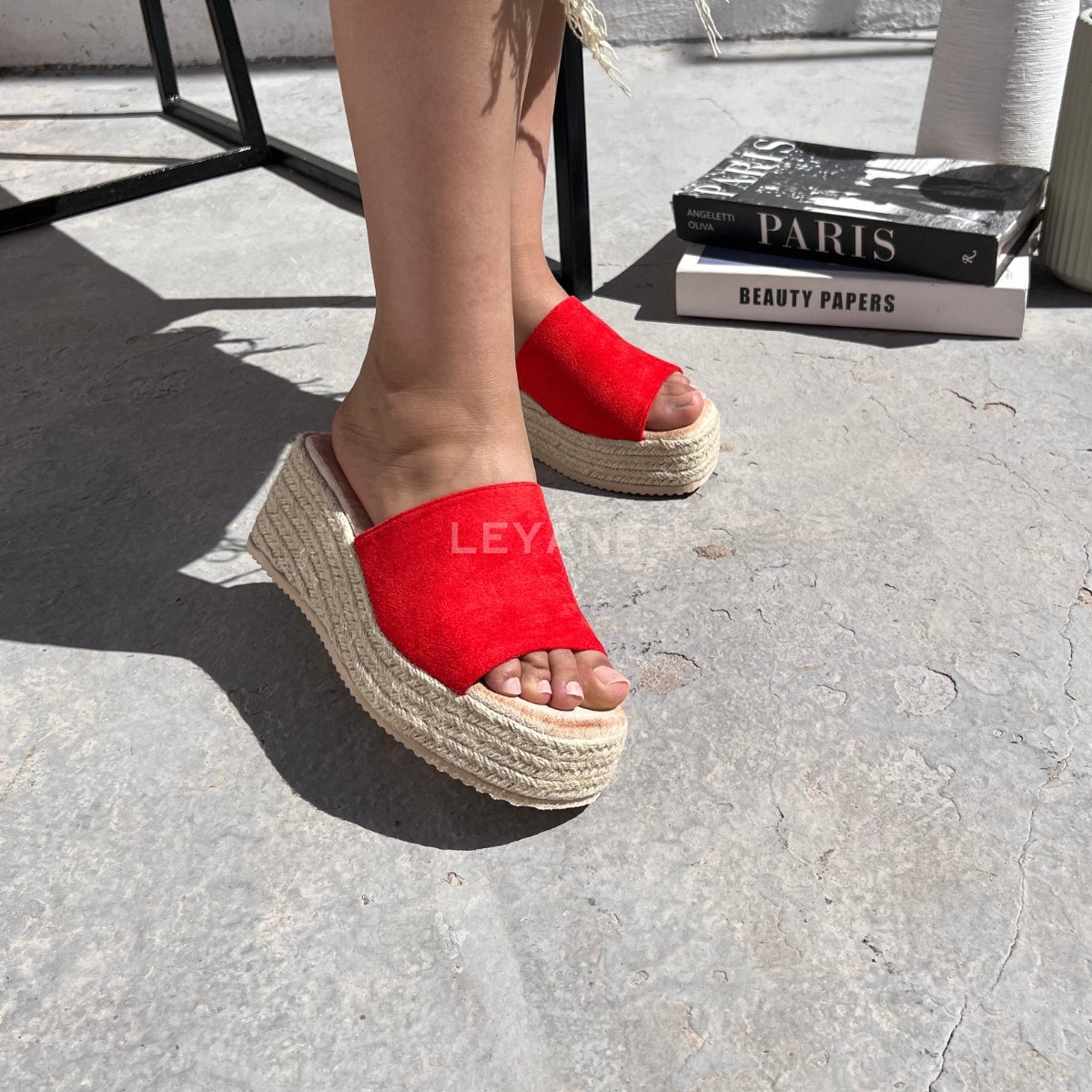 sandale plate, sandale maroc , sandale chunky, chaussures maroc, sandale femme, sandale zara, sandale été, sandals confortables, mules en daim, mules en crochets, mules maroc, mules femmes, mules tendance, sandale et mule, sabots femme

