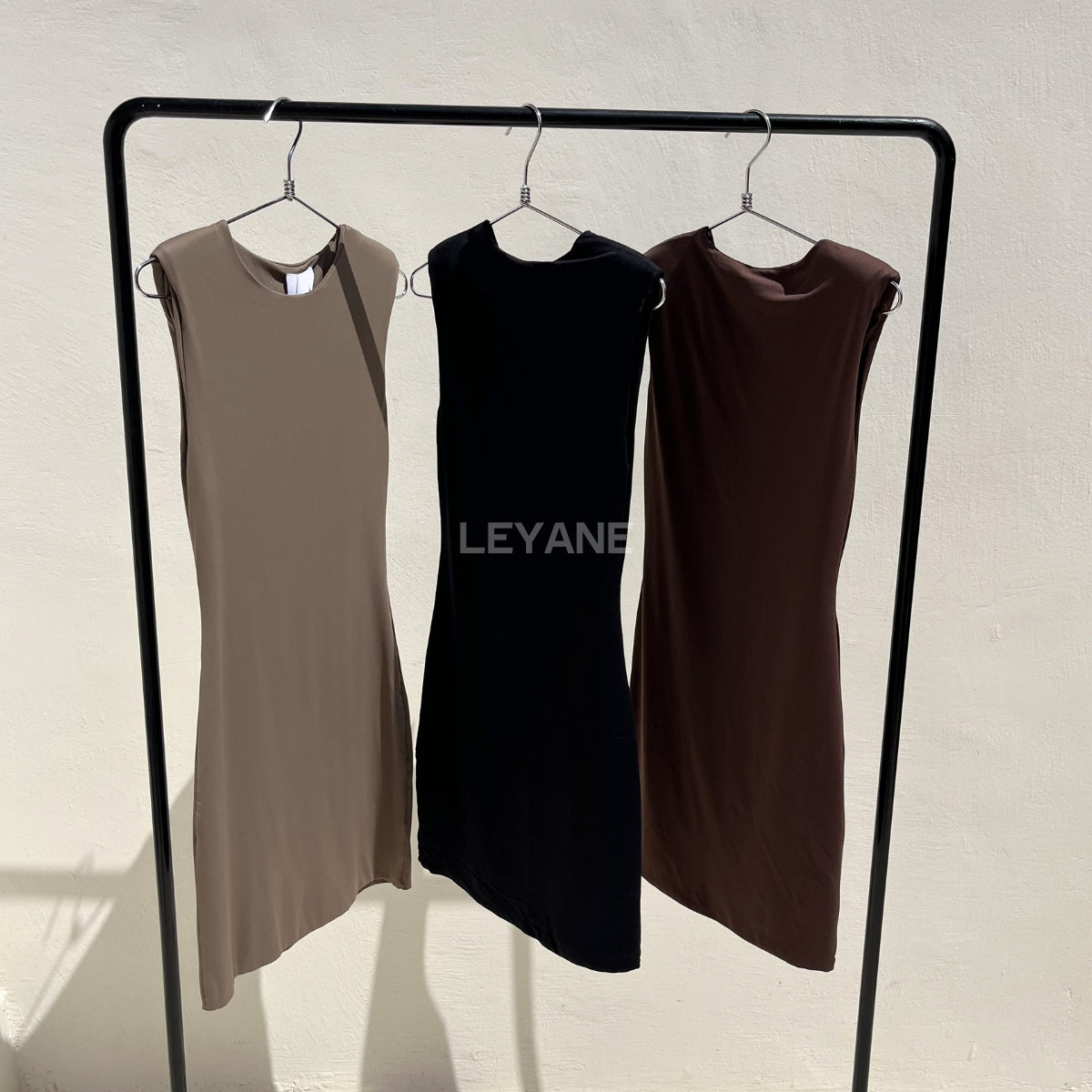 chemise femme, chemise élégante, chemise chic, chemise soirée, chemise habillée, chemise tendance, chemise mode, chemise en ligne, chemise manches longues, chemise manches courtes, chemise fluide, chemise oversize, chemise ajustée, chemise col classique, chemise col V, chemise satinée, chemise blanche, chemise noire, chemise beige, chemise marron, chemise zara style, chemise moderne, chemise minimaliste, chemise bureau, chemise casual chic, chemise de soirée, chemise pour événement, chemise pour travail, ch