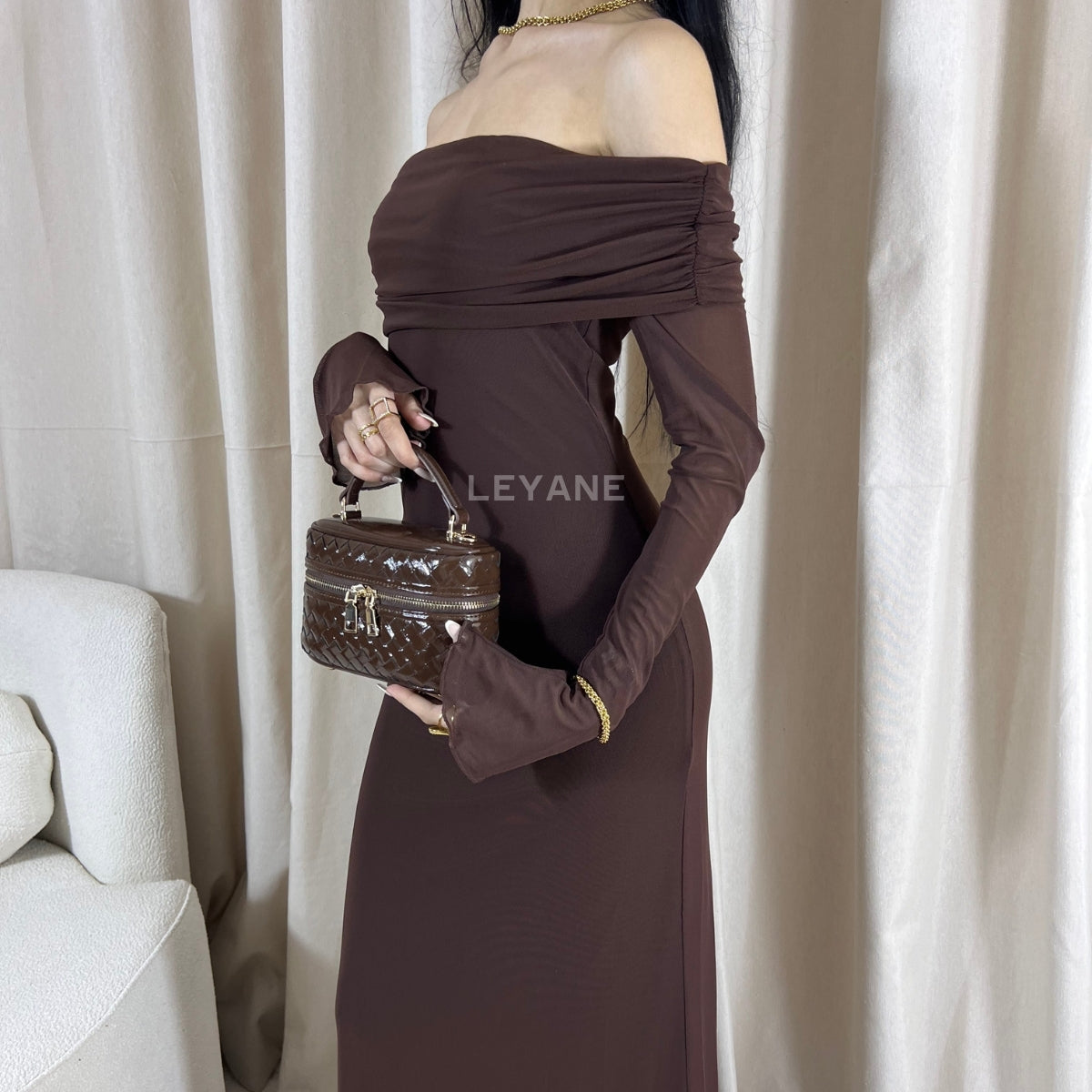robe femme, robe soirée, robe à sequins, robe dos nu, robe événement, robe habillée, robe chic, robe élégante, robe tendance, robe en ligne, robe noire, robe marron, robe brillante, robe glamour, robe courte, robe longue, robe midi, robe ajustée, robe fluide, robe moderne, robe fashion, robe party, robe femme maroc, robe maroc, robe leyane, robe leyane maroc, robe marrakech, robe casablanca, robe rabat, robe fes, robe tanger, robe agadir, outfit femme, outfit soirée, outfit chic, outfit for a date, ootd
