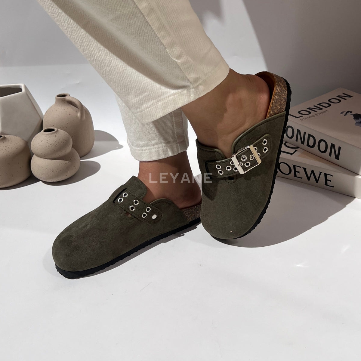 sandale plate, sandale maroc , sandale chunky, chaussures maroc, sandale femme, sandale zara, sandale été, sandals confortables, mules en daim, mules en crochets, mules maroc, mules femmes, mules tendance, sandale et mule, sabots femme
