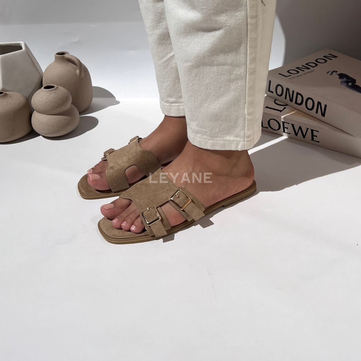 sandale plate, sandale maroc , sandale chunky, chaussures maroc, sandale femme, sandale zara, sandale été, sandals confortables, mules en daim, mules en crochets, mules maroc, mules femmes, mules tendance, sandale et mule, sabots femme
