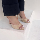 sandales à talons, sandales talon femme, sandales à talon carré, sandales à talon large, sandales à talon épais, sandales à talon haut, sandales à talon moyen, sandales confortables, sandales élégantes femme, sandales chic, sandales tendance, sandales été femme, sandales habillées, sandales minimalistes, sandales modernes, sandales ouvertes, sandales à brides, sandales bride cheville, sandales plateforme, sandales chunky talon, sandales fashion, sandales casual chic, sandales soirée, sandales style marocain