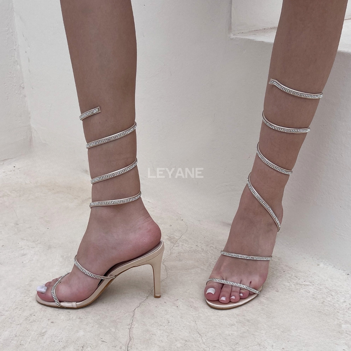 sandales à talons, sandales talon femme, sandales à talon carré, sandales à talon large, sandales à talon épais, sandales à talon haut, sandales à talon moyen, sandales confortables, sandales élégantes femme, sandales chic, sandales tendance, sandales été femme, sandales habillées, sandales minimalistes, sandales modernes, sandales ouvertes, sandales à brides, sandales bride cheville, sandales plateforme, sandales chunky talon, sandales fashion, sandales casual chic, sandales soirée, sandales style marocain