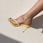sandales à talons, sandales talon femme, sandales à talon carré, sandales à talon large, sandales à talon épais, sandales à talon haut, sandales à talon moyen, sandales confortables, sandales élégantes femme, sandales chic, sandales tendance, sandales été femme, sandales habillées, sandales minimalistes, sandales modernes, sandales ouvertes, sandales à brides, sandales bride cheville, sandales plateforme, sandales chunky talon, sandales fashion, sandales casual chic, sandales soirée, sandales style marocain