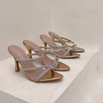 sandales à talons, sandales talon femme, sandales à talon carré, sandales à talon large, sandales à talon épais, sandales à talon haut, sandales à talon moyen, sandales confortables, sandales élégantes femme, sandales chic, sandales tendance, sandales été femme, sandales habillées, sandales minimalistes, sandales modernes, sandales ouvertes, sandales à brides, sandales bride cheville, sandales plateforme, sandales chunky talon, sandales fashion, sandales casual chic, sandales soirée, sandales style marocain
