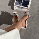 escarpin femme maroc,escarpin maroc online, escarpin femme luxe, escarpins femme demi talon,chaussures femmes, aldo; chaussures maroc, sandale talon, chaussures zara, keyza, eram, basket femme, couleur ,tendance,talon ,confortable,tendance,mi-talons,chanel,style,talon femme luxe, talon femme,talon femme maroc, slingback, slingback maroc, slingback chanel,slingback shoes, escarpins slingback, slingback jonak, slingback femme,babies femme
