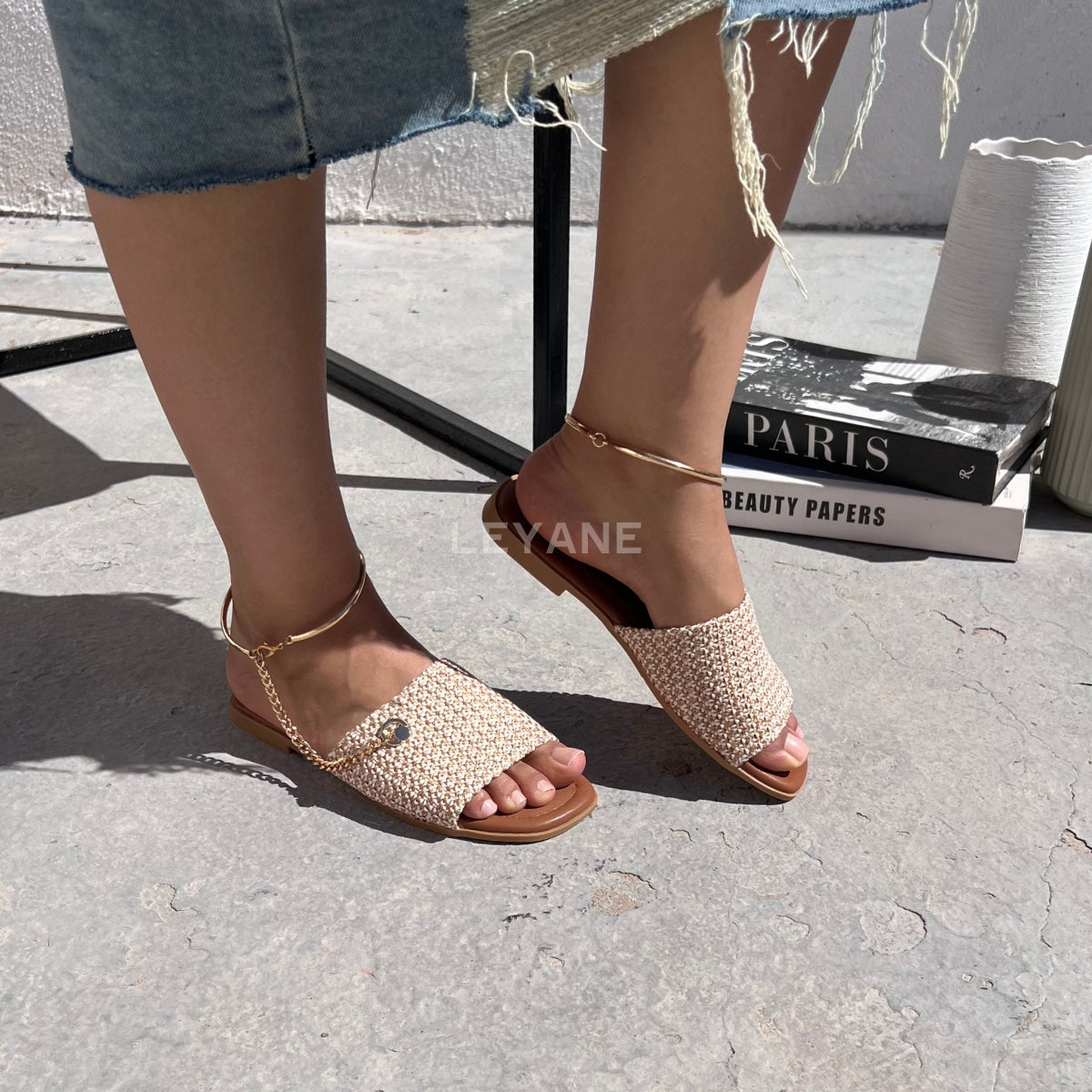 sandale plate, sandale maroc , sandale chunky, chaussures maroc, sandale femme, sandale zara, sandale été, sandals confortables, mules en daim, mules en crochets, mules maroc, mules femmes, mules tendance, sandale et mule, sabots femme
