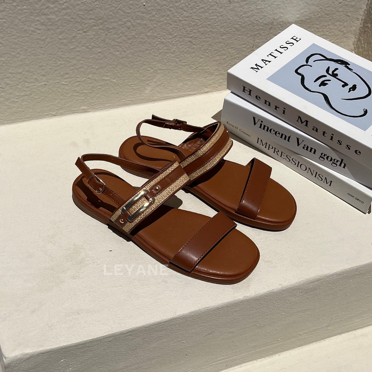 sandale plate, sandale maroc , sandale chunky, chaussures maroc, sandale femme, sandale zara, sandale été, sandals confortables, mules en daim, mules en crochets, mules maroc, mules femmes, mules tendance, sandale et mule, sabots femme
