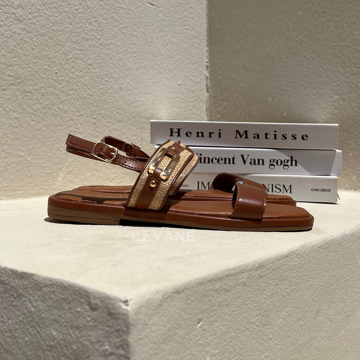 sandale plate, sandale maroc , sandale chunky, chaussures maroc, sandale femme, sandale zara, sandale été, sandals confortables, mules en daim, mules en crochets, mules maroc, mules femmes, mules tendance, sandale et mule, sabots femme
