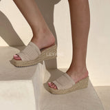 sandale compensée, sandale plateforme, sandale femme compensée, sandale été femme, sandale confortable, sandale tendance, sandale maroc, chaussures maroc femme, sandale chic été, sandale casual, sandale chunky, sandale plate femme, sandales confortables, sandale mode femme, sandale style zara, sandale bohème, sandale vacances, sandale daily wear, mules femme, mules tendance, sandale et mule femme, chaussures été femme

