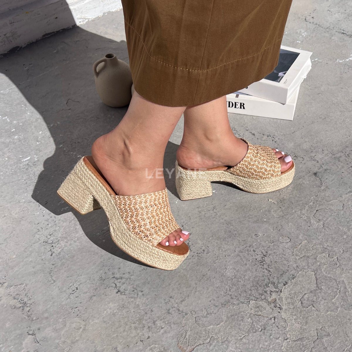 escarpin femme maroc,escarpin maroc online, escarpin femme luxe, escarpins femme demi talon,chaussures femmes, aldo; chaussures maroc, sandale talon, chaussures zara, keyza, eram, basket femme, couleur ,tendance,talon ,confortable,tendance,mi-talons,chanel,style,talon femme luxe, talon femme,talon femme maroc, slingback, slingback maroc, slingback chanel,slingback shoes, escarpins slingback, slingback jonak, slingback femme,babies femme