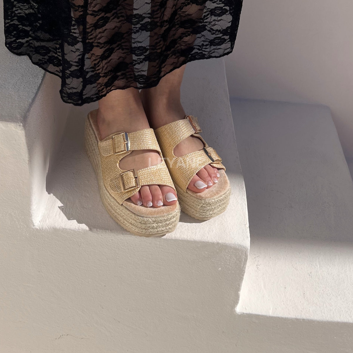 sandale plate, sandale maroc , sandale chunky, chaussures maroc, sandale femme, sandale zara, sandale été, sandals confortables, mules en daim, mules en crochets, mules maroc, mules femmes, mules tendance, sandale et mule, sabots femme
