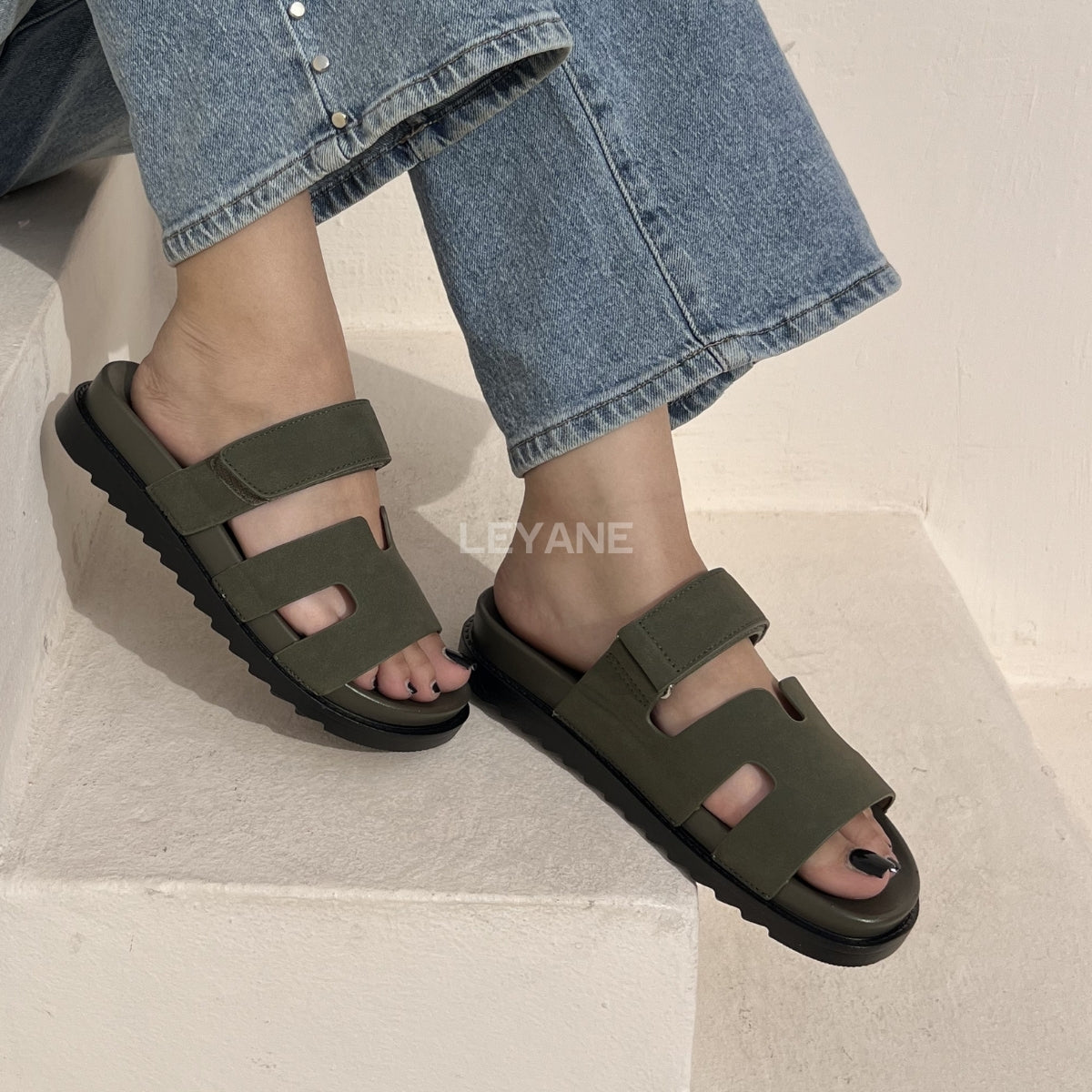 sandale plate, sandale maroc , sandale chunky, chaussures maroc, sandale femme, sandale zara, sandale été, sandals confortables, mules en daim, mules en crochets, mules maroc, mules femmes, mules tendance, sandale et mule, sabots femme
