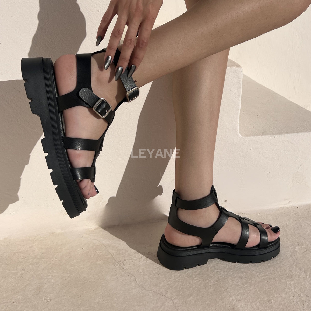 sandale plate, sandale maroc , sandale chunky, chaussures maroc, sandale femme, sandale zara, sandale été, sandals confortables, mules en daim, mules en crochets, mules maroc, mules femmes, mules tendance, sandale et mule, sabots femme
