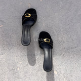 sandales à talons, sandales talon femme, sandales à talon carré, sandales à talon large, sandales à talon épais, sandales à talon haut, sandales à talon moyen, sandales confortables, sandales élégantes femme, sandales chic, sandales tendance, sandales été femme, sandales habillées, sandales minimalistes, sandales modernes, sandales ouvertes, sandales à brides, sandales bride cheville, sandales plateforme, sandales chunky talon, sandales fashion, sandales casual chic, sandales soirée, sandales style marocain