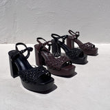 sandales à talons, sandales talon femme, sandales à talon carré, sandales à talon large, sandales à talon épais, sandales à talon haut, sandales à talon moyen, sandales confortables, sandales élégantes femme, sandales chic, sandales tendance, sandales été femme, sandales habillées, sandales minimalistes, sandales modernes, sandales ouvertes, sandales à brides, sandales bride cheville, sandales plateforme, sandales chunky talon, sandales fashion, sandales casual chic, sandales soirée, sandales style marocain