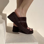 sandale compensée, sandale plateforme, sandale femme compensée, sandale été femme, sandale confortable, sandale tendance, sandale maroc, chaussures maroc femme, sandale chic été, sandale casual, sandale chunky, sandale plate femme, sandales confortables, sandale mode femme, sandale style zara, sandale bohème, sandale vacances, sandale daily wear, mules femme, mules tendance, sandale et mule femme, chaussures été femme

