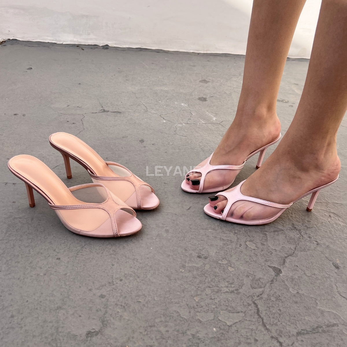 sandales à talons, sandales talon femme, sandales à talon carré, sandales à talon large, sandales à talon épais, sandales à talon haut, sandales à talon moyen, sandales confortables, sandales élégantes femme, sandales chic, sandales tendance, sandales été femme, sandales habillées, sandales minimalistes, sandales modernes, sandales ouvertes, sandales à brides, sandales bride cheville, sandales plateforme, sandales chunky talon, sandales fashion, sandales casual chic, sandales soirée, sandales style marocain