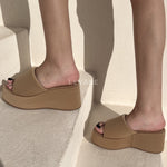 sandale compensée, sandale plateforme, sandale femme compensée, sandale été femme, sandale confortable, sandale tendance, sandale maroc, chaussures maroc femme, sandale chic été, sandale casual, sandale chunky, sandale plate femme, sandales confortables, sandale mode femme, sandale style zara, sandale bohème, sandale vacances, sandale daily wear, mules femme, mules tendance, sandale et mule femme, chaussures été femme
