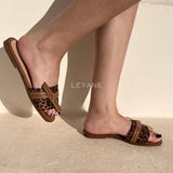 sandale plate, sandale maroc , sandale chunky, chaussures maroc, sandale femme, sandale zara, sandale été, sandals confortables, mules en daim, mules en crochets, mules maroc, mules femmes, mules tendance, sandale et mule, sabots femme
