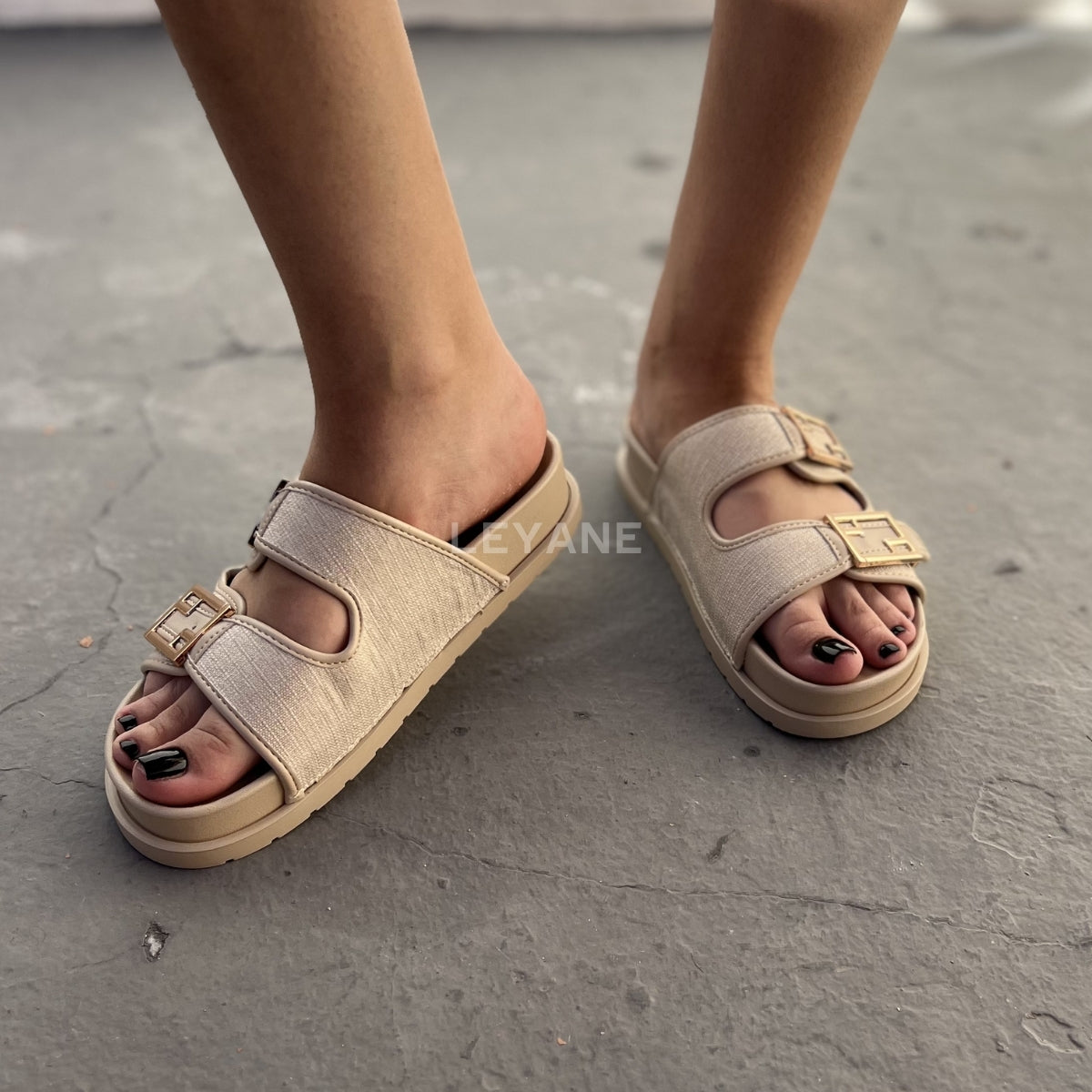 sandale plate, sandale maroc , sandale chunky, chaussures maroc, sandale femme, sandale zara, sandale été, sandals confortables, mules en daim, mules en crochets, mules maroc, mules femmes, mules tendance, sandale et mule, sabots femme
