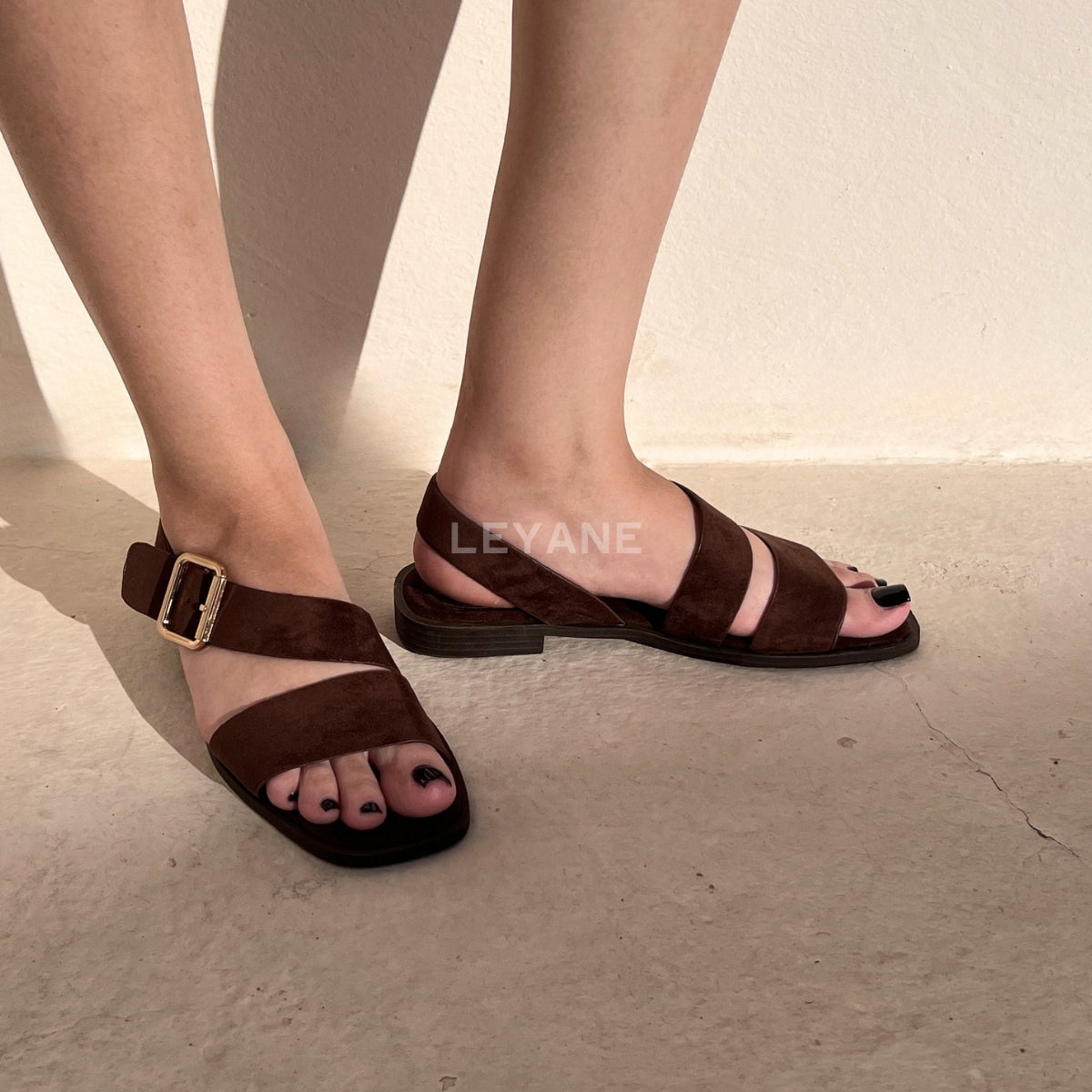 sandale plate, sandale maroc , sandale chunky, chaussures maroc, sandale femme, sandale zara, sandale été, sandals confortables, mules en daim, mules en crochets, mules maroc, mules femmes, mules tendance, sandale et mule, sabots femme
