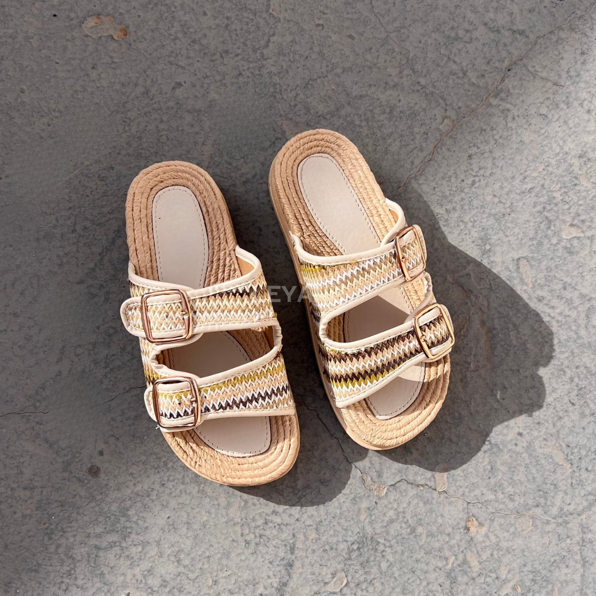 sandale plate, sandale maroc , sandale chunky, chaussures maroc, sandale femme, sandale zara, sandale été, sandals confortables, mules en daim, mules en crochets, mules maroc, mules femmes, mules tendance, sandale et mule, sabots femme
