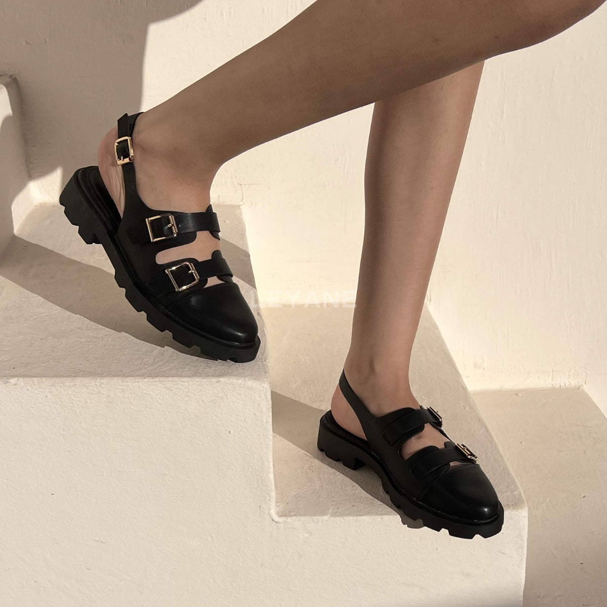 sandale plate, sandale maroc , sandale chunky, chaussures maroc, sandale femme, sandale zara, sandale été, sandals confortables, mules en daim, mules en crochets, mules maroc, mules femmes, mules tendance, sandale et mule, sabots femme
