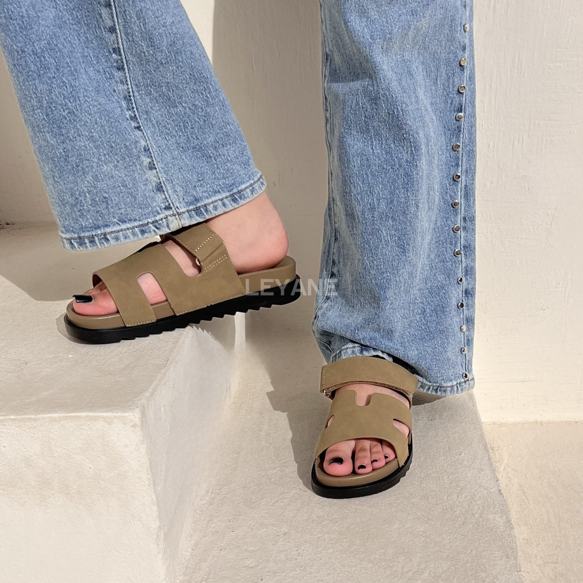 sandale plate, sandale maroc , sandale chunky, chaussures maroc, sandale femme, sandale zara, sandale été, sandals confortables, mules en daim, mules en crochets, mules maroc, mules femmes, mules tendance, sandale et mule, sabots femme
