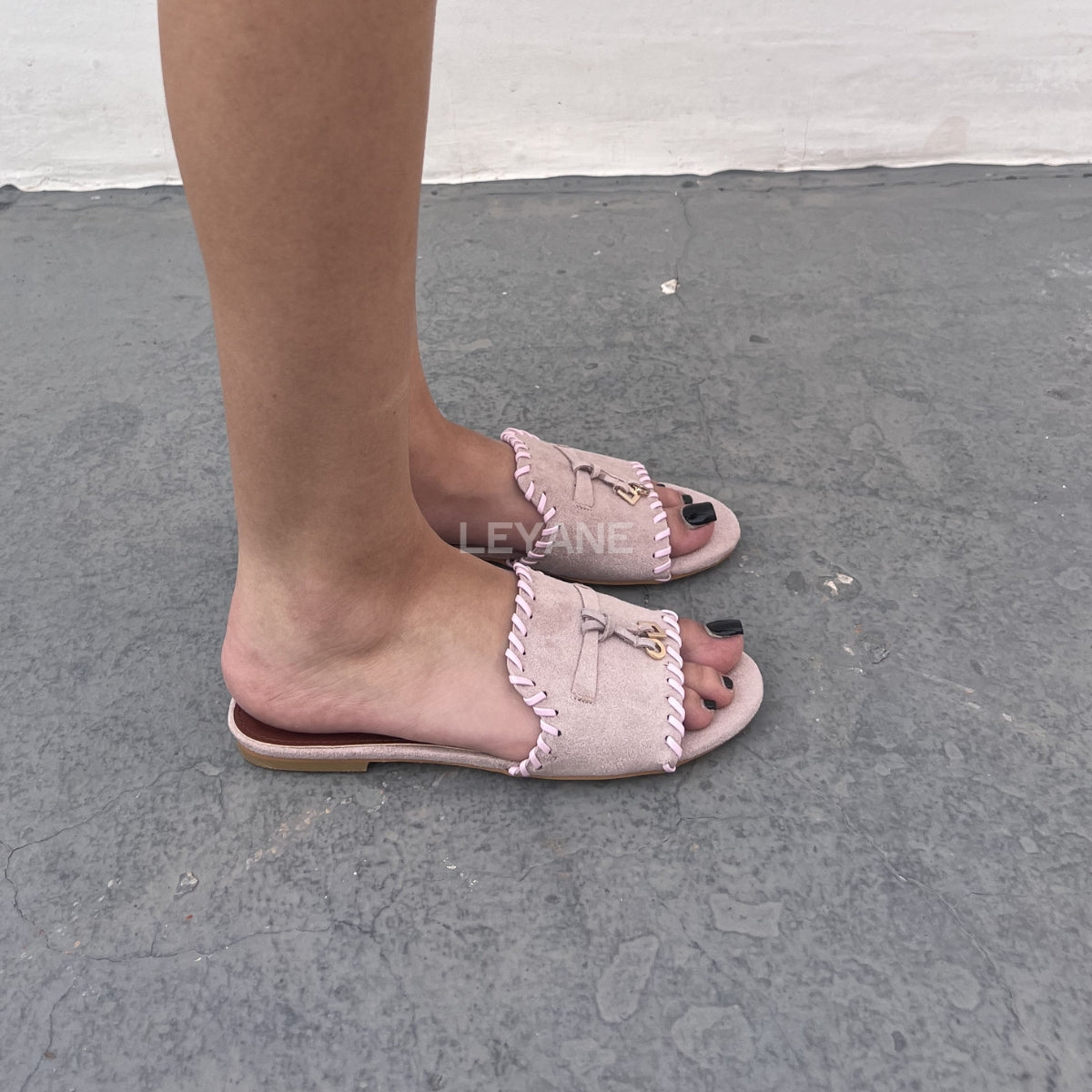 sandale plate, sandale maroc , sandale chunky, chaussures maroc, sandale femme, sandale zara, sandale été, sandals confortables, mules en daim, mules en crochets, mules maroc, mules femmes, mules tendance, sandale et mule, sabots femme
