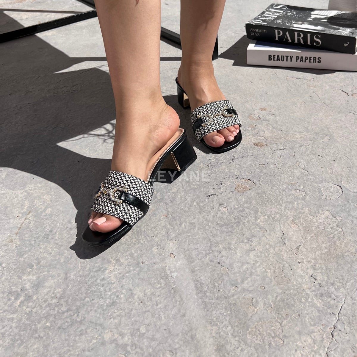 sandale plate, sandale maroc , sandale chunky, chaussures maroc, sandale femme, sandale zara, sandale été, sandals confortables, mules en daim, mules en crochets, mules maroc, mules femmes, mules tendance, sandale et mule, sabots femme
